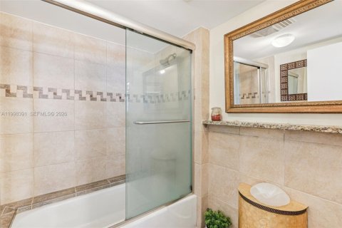 Copropriété à louer à Fort Lauderdale, Floride: 2 chambres, 139.35 m2 № 2063587 - photo 30