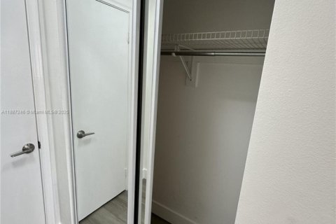 Copropriété à louer à Miami, Floride: 1 chambre, 66.15 m2 № 2046217 - photo 12