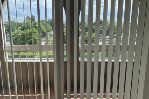 Copropriété à louer à Miami, Floride: 1 chambre, 66.15 m2 № 2046217 - photo 6