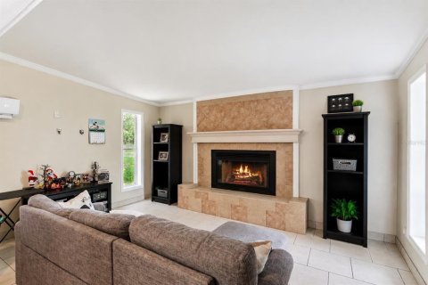 House in Orlando, Florida 3 bedrooms, 141.58 sq.m. № 2201950 - photo 7