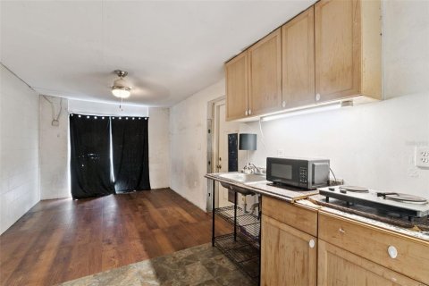 House in Orlando, Florida 3 bedrooms, 141.58 sq.m. № 2201950 - photo 13
