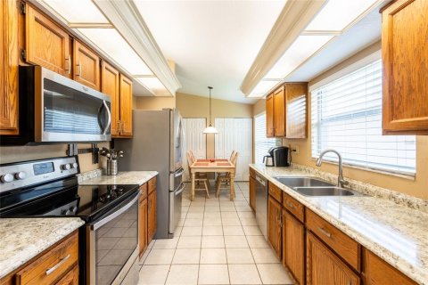 Villa ou maison à vendre à Brandon, Floride: 3 chambres, 158.03 m2 № 1759435 - photo 2