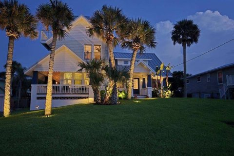 House in New Smyrna Beach, Florida 5 bedrooms, 394.18 sq.m. № 2196589 - photo 2