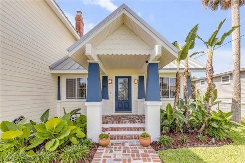 House in New Smyrna Beach, Florida 5 bedrooms, 394.18 sq.m. № 2196589 - photo 7