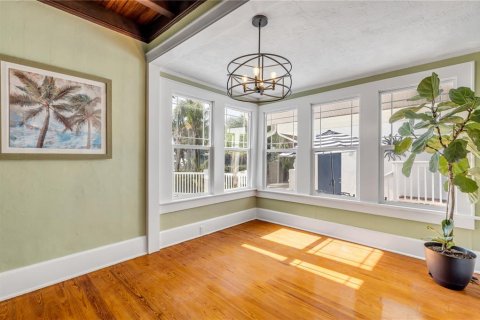 House in New Smyrna Beach, Florida 5 bedrooms, 394.18 sq.m. № 2196589 - photo 25