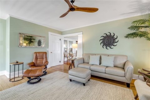 House in New Smyrna Beach, Florida 5 bedrooms, 394.18 sq.m. № 2196589 - photo 11