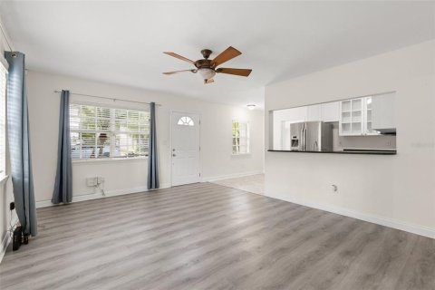 Villa ou maison à vendre à Tampa, Floride: 3 chambres, 140.38 m2 № 1829847 - photo 6