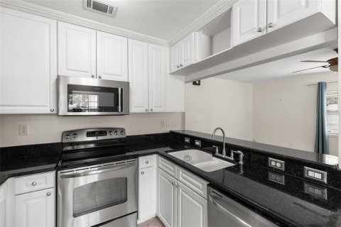 Villa ou maison à vendre à Tampa, Floride: 3 chambres, 140.38 m2 № 1829847 - photo 8