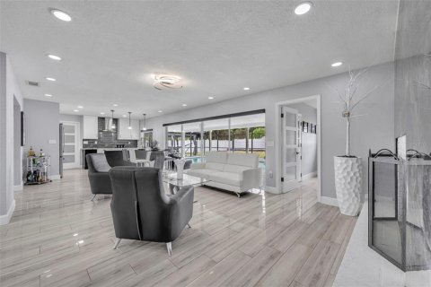 House in Altamonte Springs, Florida 3 bedrooms, 146.51 sq.m. № 1910799 - photo 6