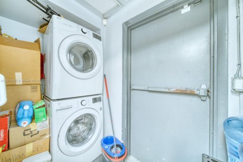 Купить коммерческую недвижимость в Корал-Гейблс, Флорида № 2054238 - фото 17