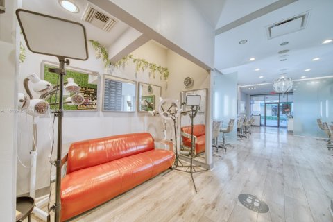 Коммерческая недвижимость в Корал-Гейблс, Флорида № 2054238