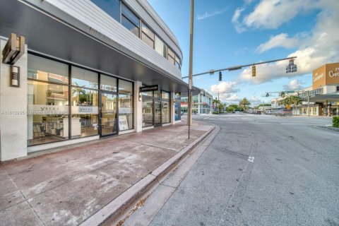 Купить коммерческую недвижимость в Корал-Гейблс, Флорида № 2054238 - фото 20