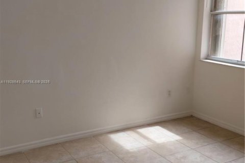 Condominio en alquiler en Doral, Florida, 2 dormitorios, 103.59 m2 № 1987057 - foto 9