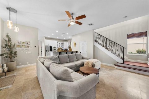 House in Miramar, Florida 5 bedrooms, 292.55 sq.m. № 2022094 - photo 13