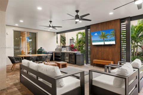 House in Miramar, Florida 5 bedrooms, 292.55 sq.m. № 2022094 - photo 4