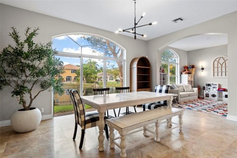 House in Miramar, Florida 5 bedrooms, 292.55 sq.m. № 2022094 - photo 8