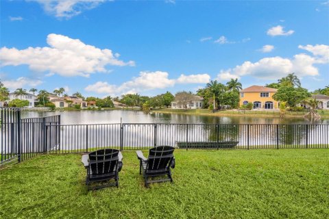 House in Miramar, Florida 5 bedrooms, 292.55 sq.m. № 2022094 - photo 30