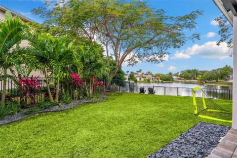 House in Miramar, Florida 5 bedrooms, 292.55 sq.m. № 2022094 - photo 28