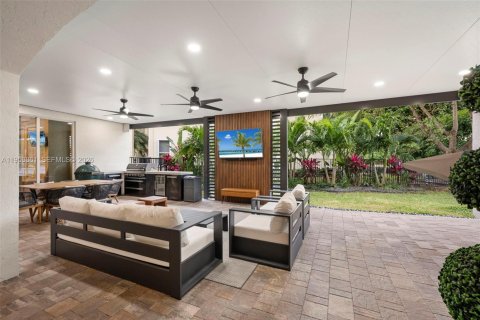 House in Miramar, Florida 5 bedrooms, 292.55 sq.m. № 2022094 - photo 25