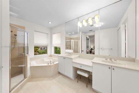 House in Miramar, Florida 5 bedrooms, 292.55 sq.m. № 2022094 - photo 21