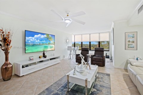 Condo in Coconut Creek, Florida, 2 bedrooms  № 2019622 - photo 6