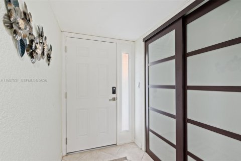 Condo in Coconut Creek, Florida, 2 bedrooms  № 2019622 - photo 4