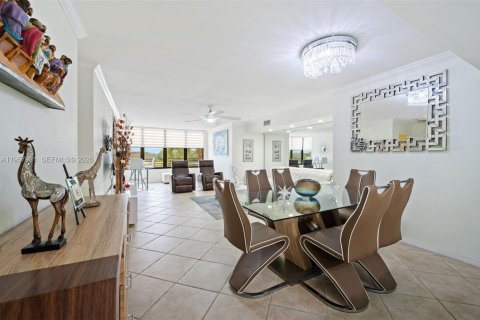 Condo in Coconut Creek, Florida, 2 bedrooms  № 2019622 - photo 8