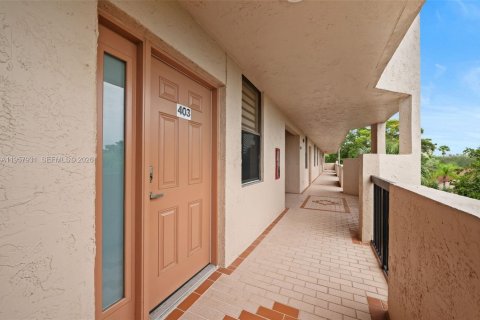 Condo in Coconut Creek, Florida, 2 bedrooms  № 2019622 - photo 3
