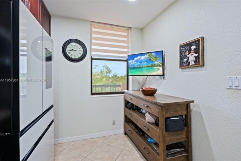 Condo in Coconut Creek, Florida, 2 bedrooms  № 2019622 - photo 15