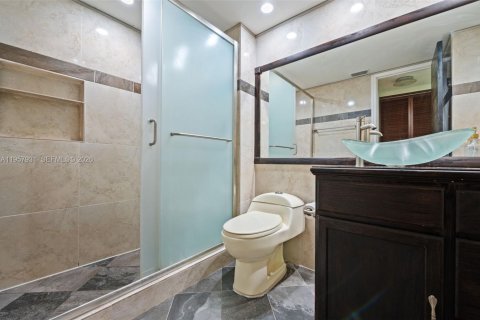 Condo in Coconut Creek, Florida, 2 bedrooms  № 2019622 - photo 24