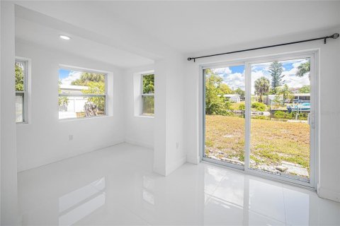 Villa ou maison à vendre à Port Charlotte, Floride: 3 chambres, 133.31 m2 № 2121017 - photo 14