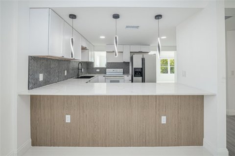 Villa ou maison à vendre à Port Charlotte, Floride: 3 chambres, 133.31 m2 № 2121017 - photo 8
