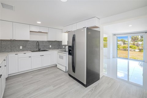 Villa ou maison à vendre à Port Charlotte, Floride: 3 chambres, 133.31 m2 № 2121017 - photo 11
