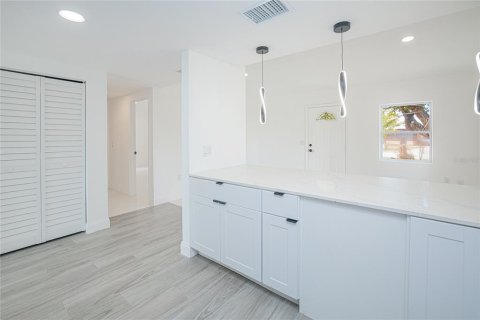Villa ou maison à vendre à Port Charlotte, Floride: 3 chambres, 133.31 m2 № 2121017 - photo 7