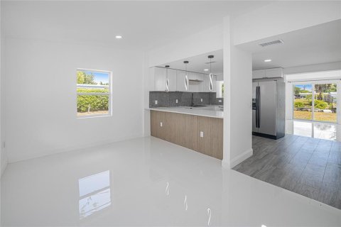 Villa ou maison à vendre à Port Charlotte, Floride: 3 chambres, 133.31 m2 № 2121017 - photo 9