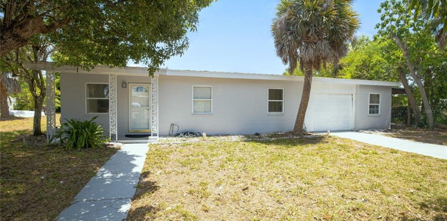 Villa ou maison à Port Charlotte, Floride 3 chambres, 133.31 m2 № 2121017