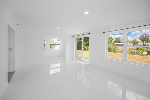 Villa ou maison à vendre à Port Charlotte, Floride: 3 chambres, 133.31 m2 № 2121017 - photo 19
