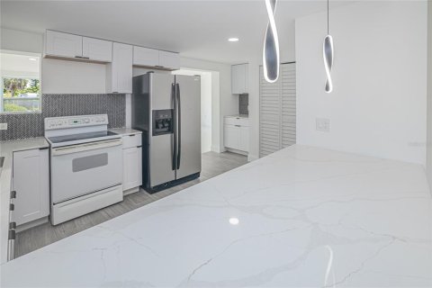 Villa ou maison à vendre à Port Charlotte, Floride: 3 chambres, 133.31 m2 № 2121017 - photo 12