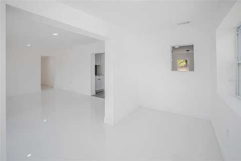 Villa ou maison à vendre à Port Charlotte, Floride: 3 chambres, 133.31 m2 № 2121017 - photo 15