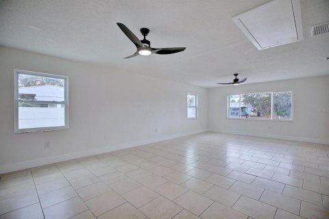 House in Sebring, Florida 3 bedrooms, 189.52 sq.m. № 1844644 - photo 21