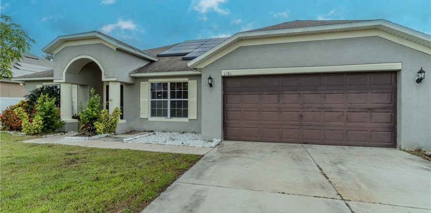 Casa en Kissimmee, Florida 4 dormitorios, 204.76 m2 № 1919219