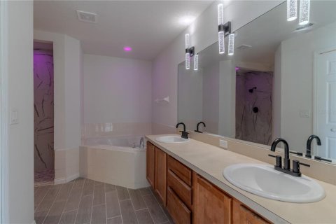 Casa en venta en Kissimmee, Florida, 4 dormitorios, 204.76 m2 № 1919219 - foto 13