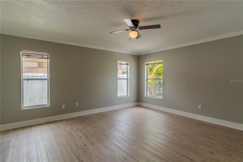 Casa en venta en Kissimmee, Florida, 4 dormitorios, 204.76 m2 № 1919219 - foto 12
