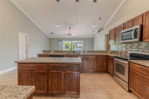 Casa en venta en Kissimmee, Florida, 4 dormitorios, 204.76 m2 № 1919219 - foto 11