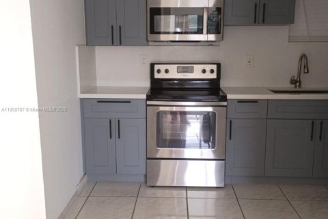Copropriété à vendre à Miami, Floride: 2 chambres, 83.61 m2 № 1865195 - photo 5
