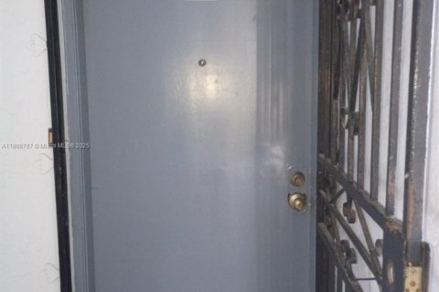 Copropriété à vendre à Miami, Floride: 2 chambres, 83.61 m2 № 1865195 - photo 2