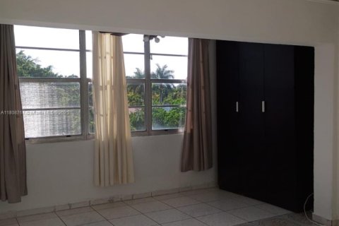 Copropriété à vendre à Miami, Floride: 2 chambres, 83.61 m2 № 1865195 - photo 4