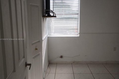 Copropriété à vendre à Miami, Floride: 2 chambres, 83.61 m2 № 1865195 - photo 10
