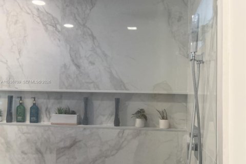 House in West Park, Florida 3 bedrooms, 116.87 sq.m. № 1996354 - photo 13