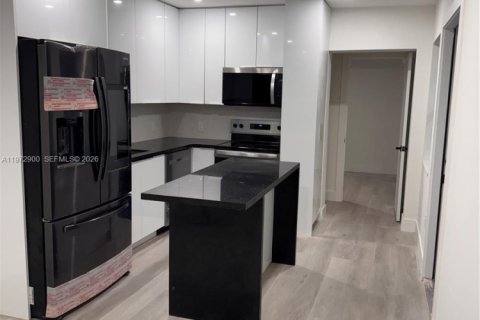 Villa ou maison à louer à Miami, Floride: 2 chambres, 204.29 m2 № 2033087 - photo 6